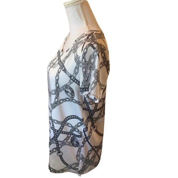 🔥HP🔥 Michael Kors White Chain Pattern Short Sleeve Top. Small - Picture 3 of 8